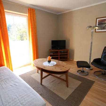 With Terrace In Salzburg アパート